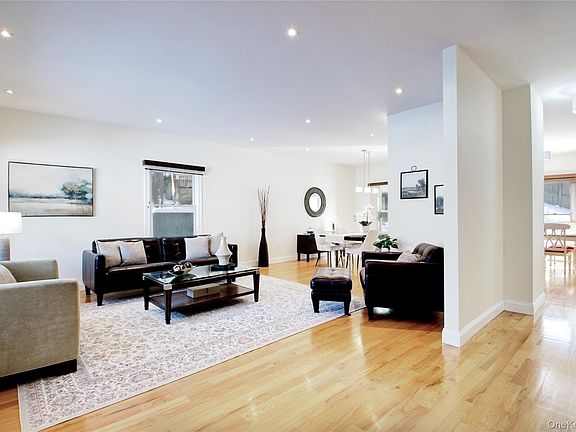 3rd image of 9 Revere Road