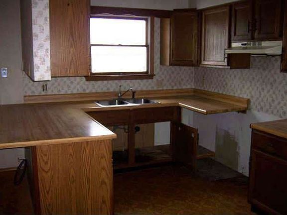 3rd image of 4510 Tiffin Ave