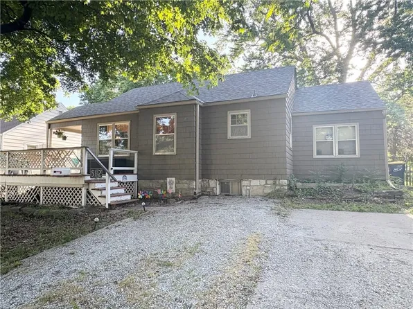 5112 Maple St, Mission, KS 66202