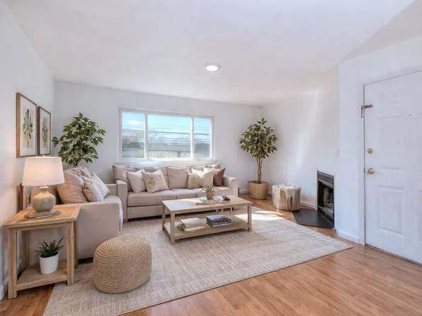 638 Cove Rd APT 2, Stamford, CT 06902