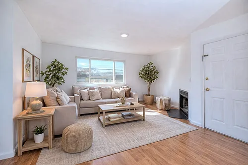 638 Cove Rd #2 Photo 1