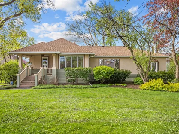 1515 Rosewood Ave, Deerfield, IL 60015