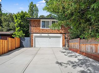 2185 Trafalgar Pl, Oakland, CA 94611