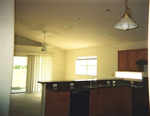 5th image of 1240 Creekview Ct