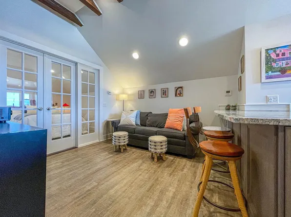 3 1/2 Grant St, Portland, ME 04101