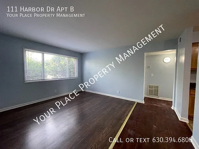 Freshly Painted 2BR, 1BA in Marina Terrace! — Photo 3