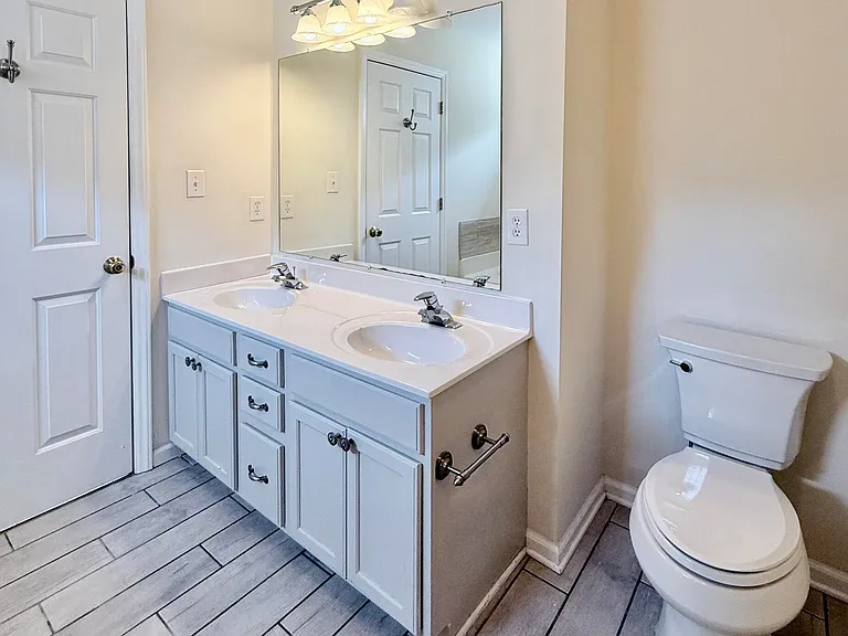 2729 E Shoreham St — Photo 40