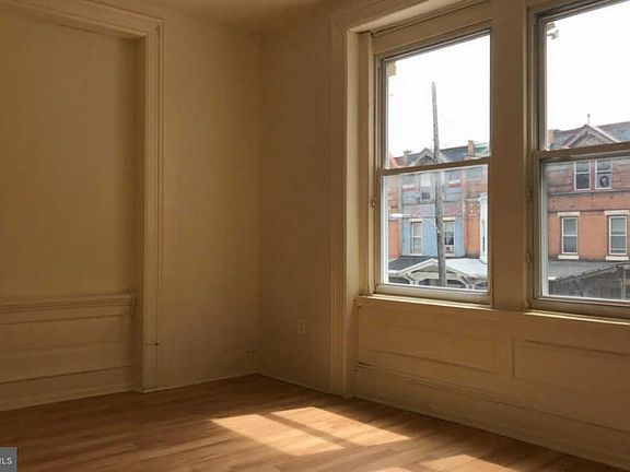 5th image of 2338 N Park Ave #2