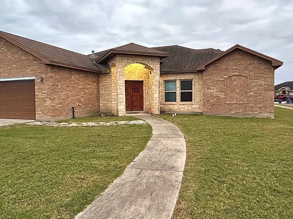 1015 Blue Crest LN, Beeville, TX 78102