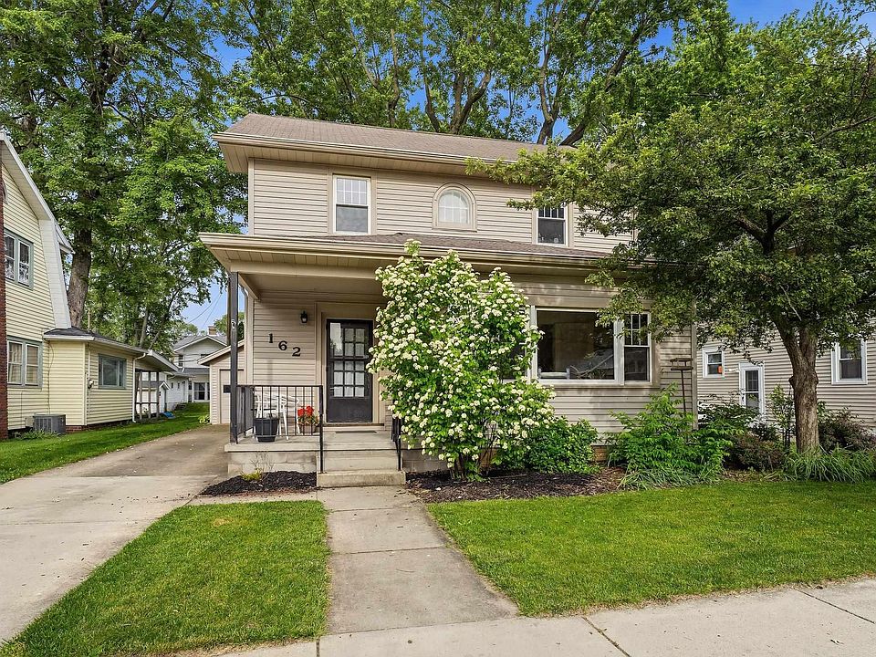 1st image of 162 Manor Ave