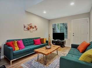 3 Stevens Ct, Bedminster, NJ 07921