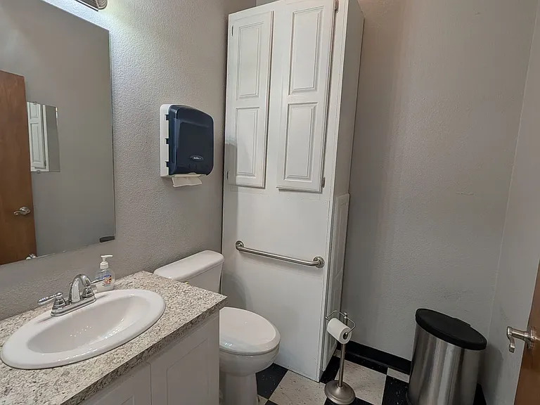 307 S Adair St — Photo 10