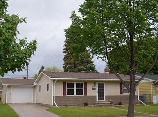 1810 10th Ave N, Moorhead, MN 56560