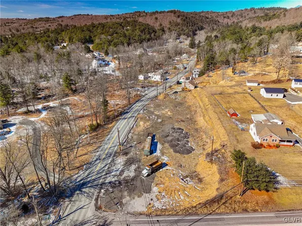 10 Hahns Dairy Rd, Palmerton, PA 18071