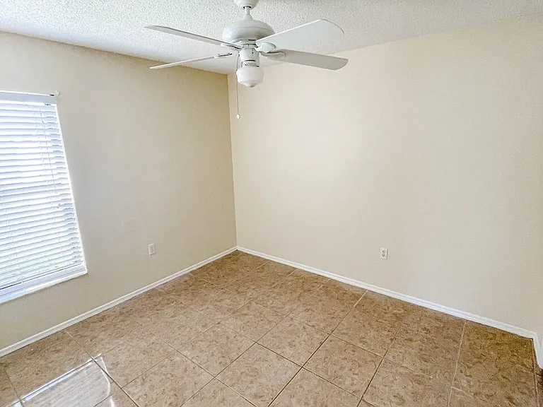 5604 35th Ct E — Photo 8
