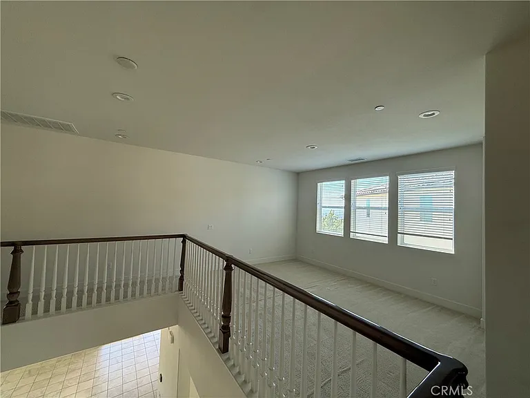 19042 Martino Ct — Photo 34