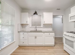 112 N Dobson St, Burleson, TX 76028