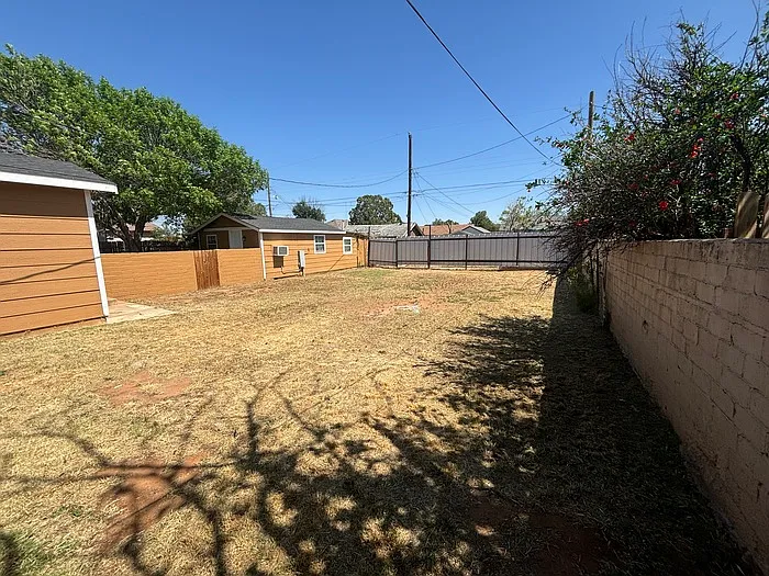 909 College Ave — Photo 39