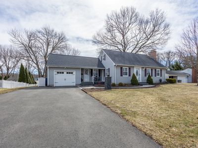 24 Primrose Ln, Bristol, CT, 06010