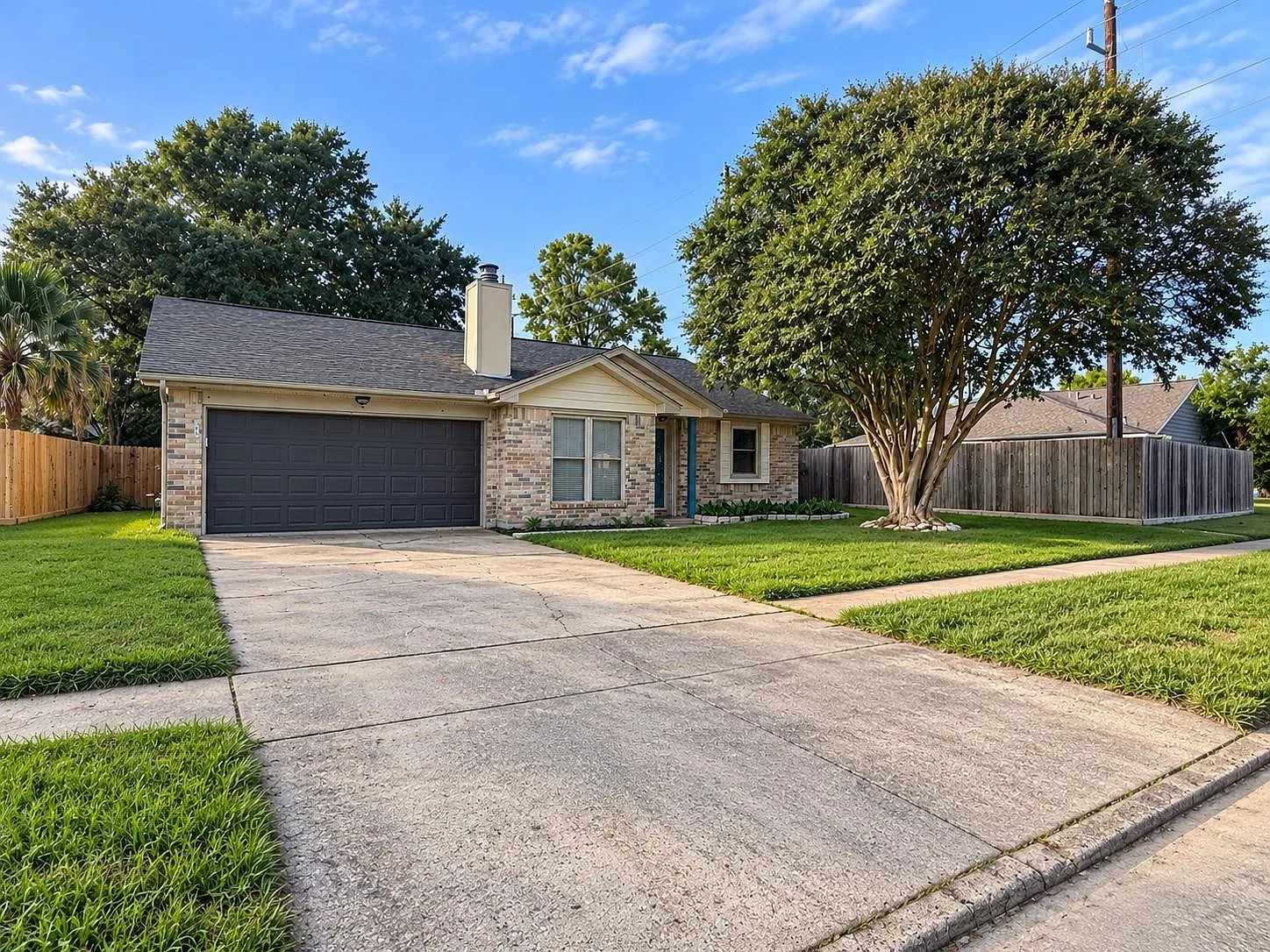 3 bed, 2.0 bath, 1298 sqft, $1,750 — Photo 2
