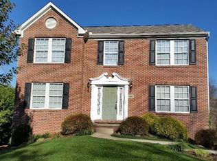 101 Bradford Square Dr, Trafford, PA 15085