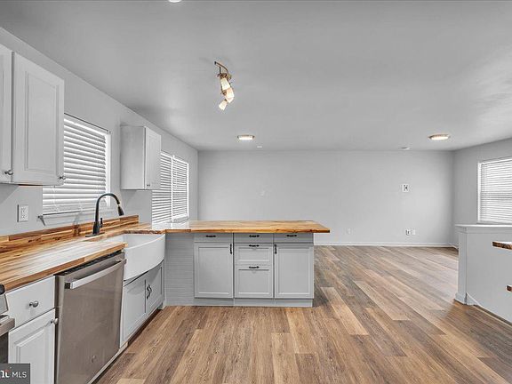 5th image of 318 10th St