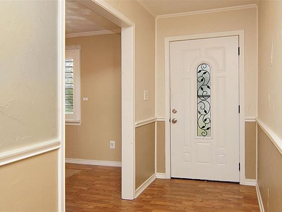 5th image of 300 Mirike Dr