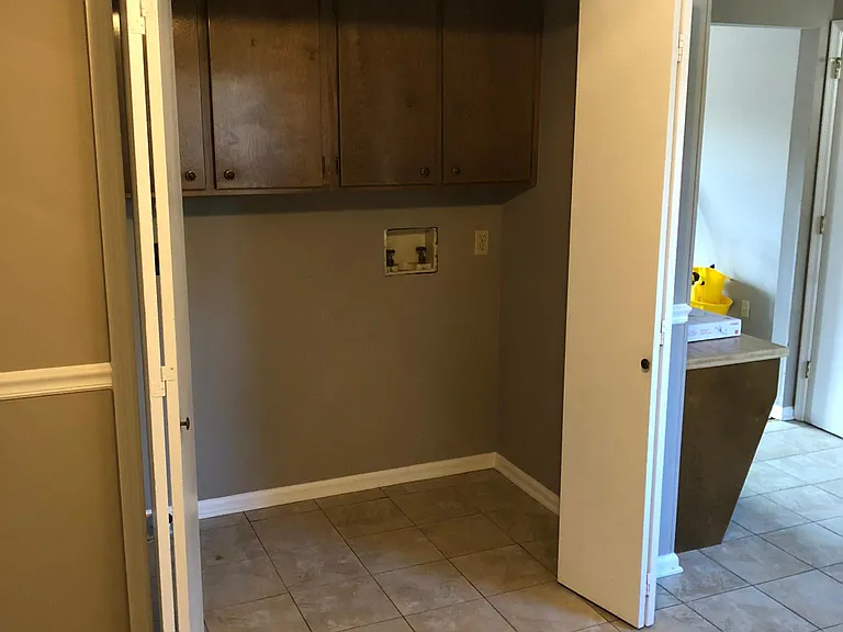 4939 Brighton Ln — Photo 4