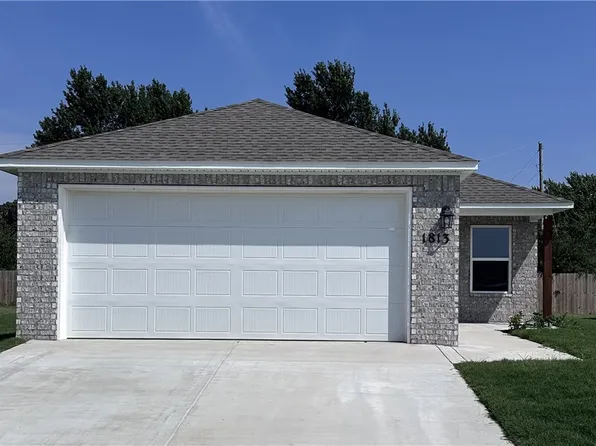 1813 E Annette Dr, Siloam Springs, AR 72761