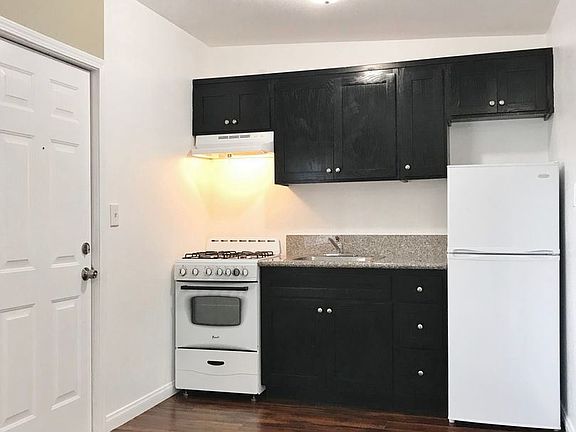 2nd image of 509 Hyde Park Pl APT 2