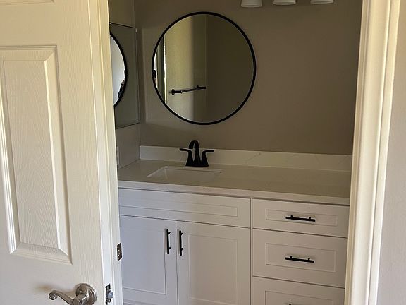 4th image of 1715 Sunflower Ave #5