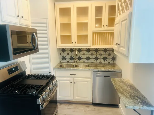 598 S Phillip Dr APT 1, Fayetteville, AR 72701