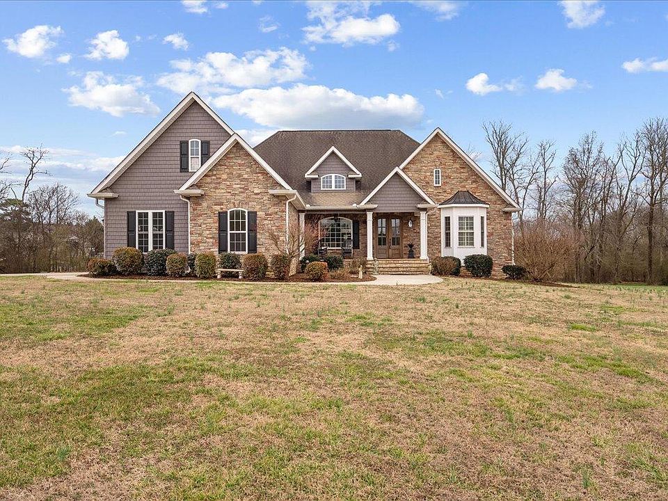 1st image of 735 Bryant Rd