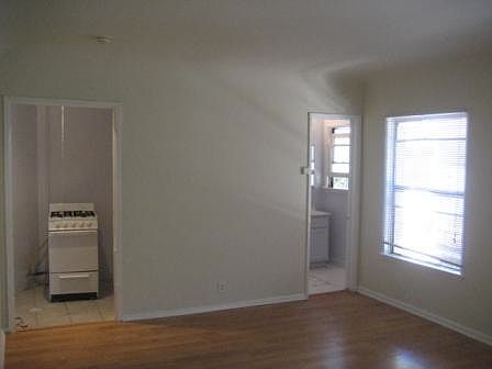 2nd image of 338 N New Hampshire Ave APT 14