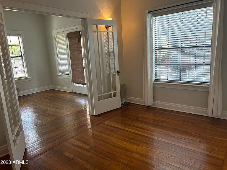 902 E Palm Ln #4 — Photo 6