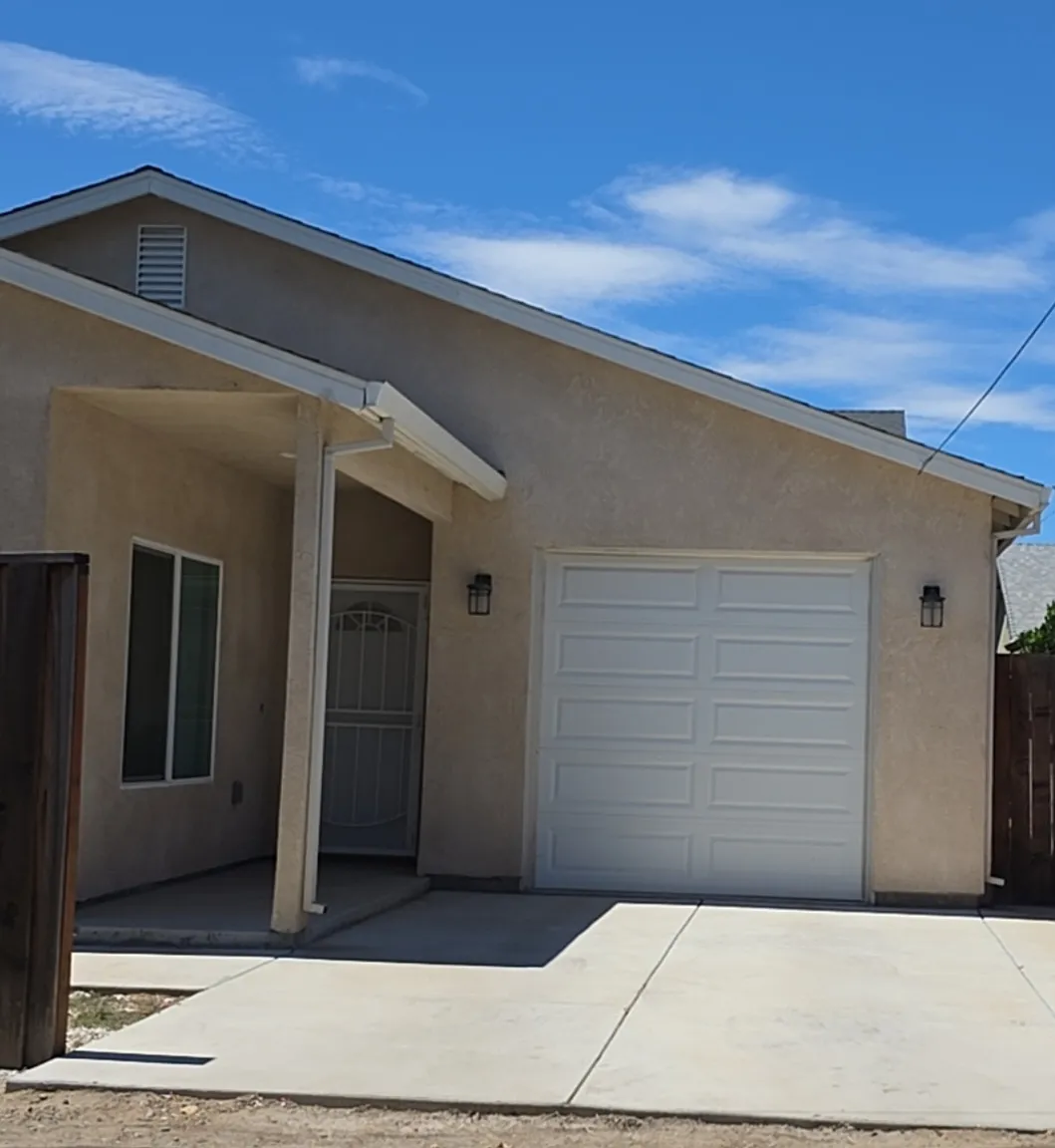 S 6th St, Lathrop — Photo 1