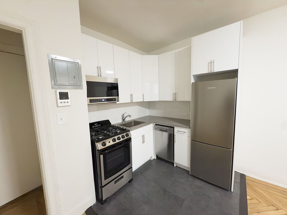 1st image of 214 W 96th St APT 3G