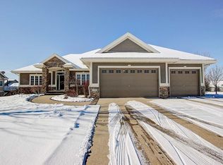 1709 Ashford Ln, Waunakee, WI 53597