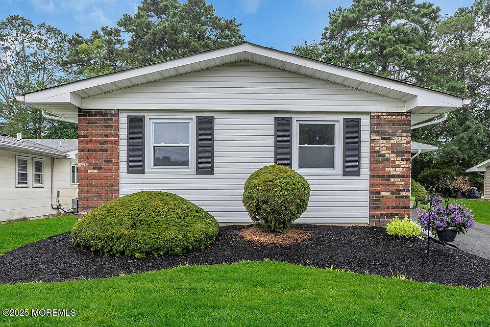 73 Markham Road photo 1