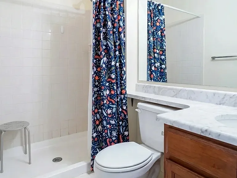 6435 Chantilly Pl — Photo 32