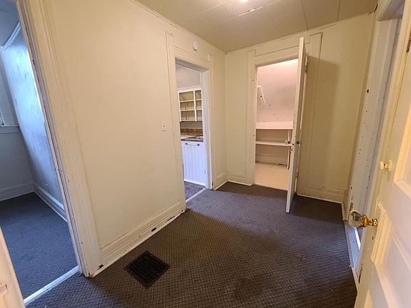 5th image of 841 E Milwaukee St #2