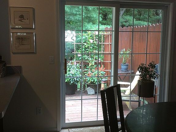 4th image of 5480 Millbrook Dr