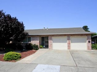 714 Muir Dr, Mountain View, CA 94041