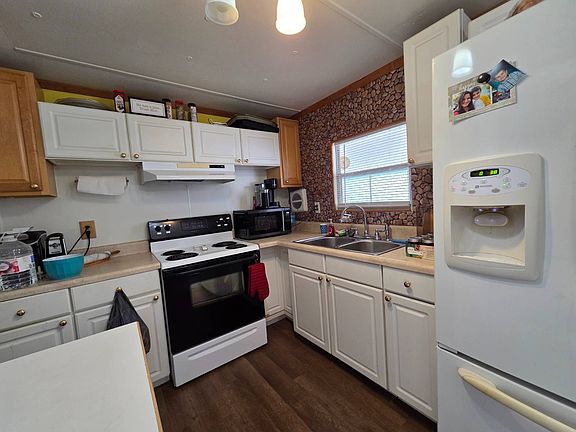 4th image of 6521 Lamprey Ln