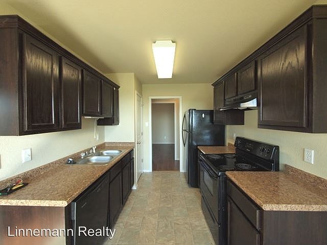 1st image of 2105 Jefferson Ct S
