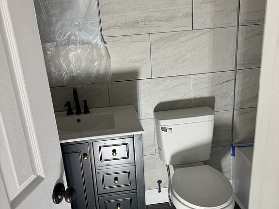 3rd image of 312 Cartwright Dr