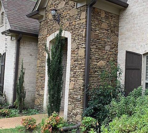 3rd image of 5727 Burlington Ln