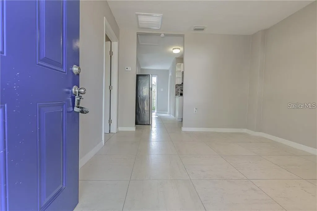 2 bed, 1.0 bath, 589 sqft, $1,249 — Photo 2