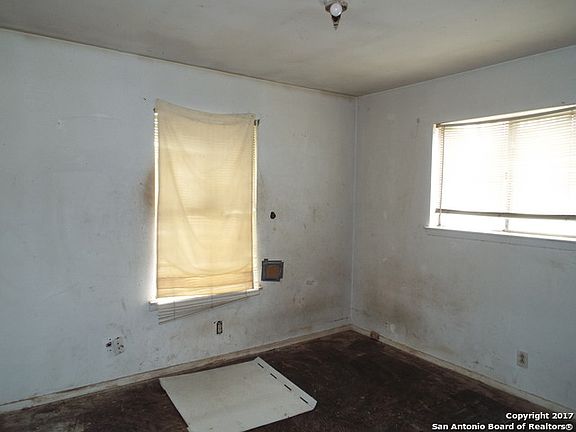 3rd image of 358 Dorie St