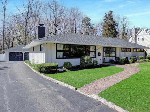 11 Cannon Court, Huntington, NY 11743